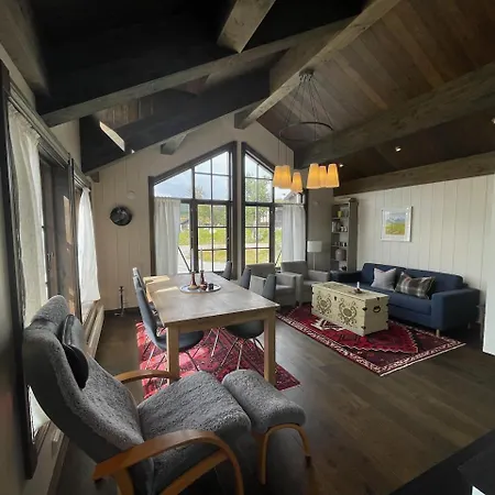 Mountain Retreat Near Hiking And Skiing *