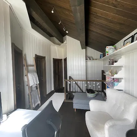 Mountain Retreat Near Hiking And Skiing *