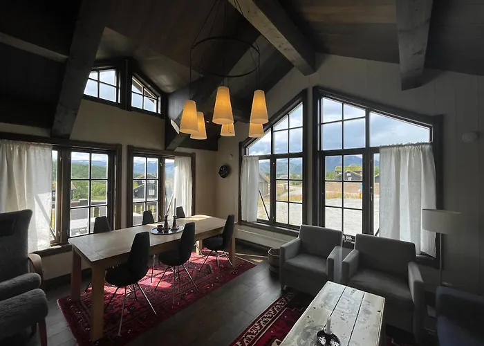 Mountain Retreat Near Hiking And Skiing Vakantiehuis