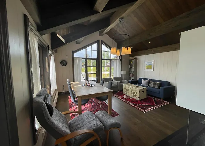 Mountain Retreat Near Hiking And Skiing